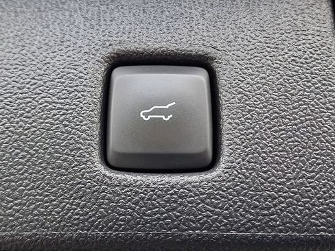 Used 2025 Ford Escape ST-Line Select AWD/4WD image 31