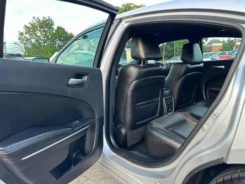 Used 2020 Dodge Charger SXT w/ Leather Interior Group RWD image 12