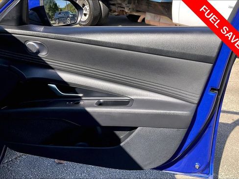 Used 2025 Hyundai Elantra SEL FWD image 24