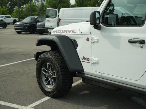 New 2026 Jeep Gladiator Mojave w/ Steel Bumper Group AWD/4WD image 38
