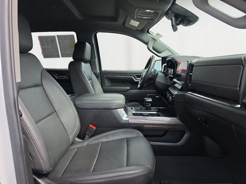 Used 2023 Chevrolet Silverado 1500 LTZ w/ Z71 Off-Road Package AWD/4WD image 16