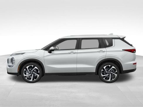 Used 2023 Mitsubishi Outlander ES FWD image 36