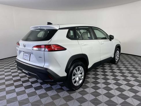 Used 2024 Toyota Corolla Cross L AWD/4WD image 9