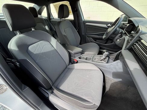 Used 2025 Volkswagen Jetta Sport image 37