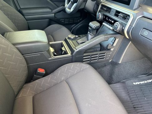 Certified 2024 Toyota Tacoma SR5 AWD/4WD image 20