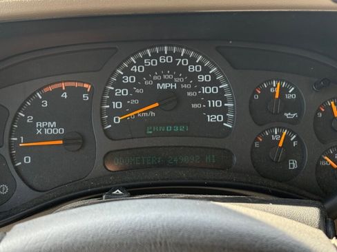 Used 2004 Chevrolet Silverado 2500 LT w/ Skid Plate Package image 16