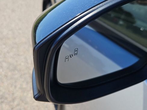 New 2026 Toyota Prius Plug-In Hybrid FWD image 6