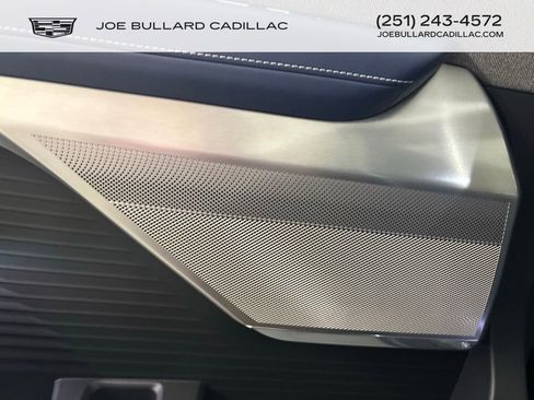 New 2026 Cadillac Vistiq Premium Luxury w/ LPO, Floor Liner Package image 9