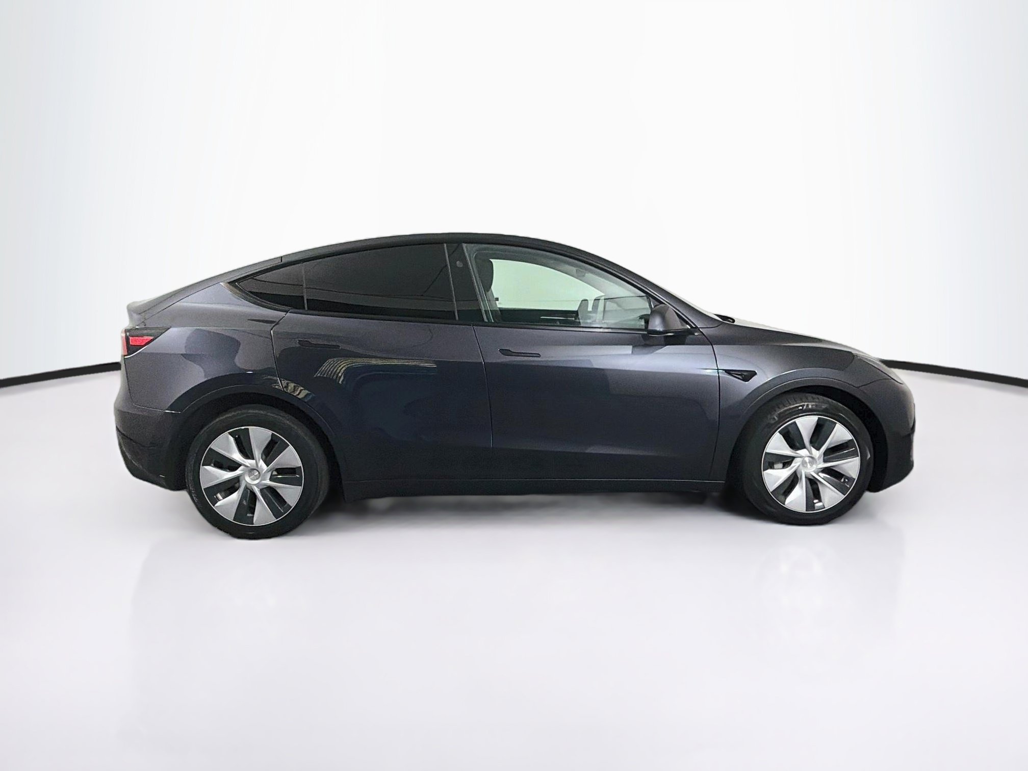Used 2024 Tesla Model Y Long Range AWD/4WD image 10