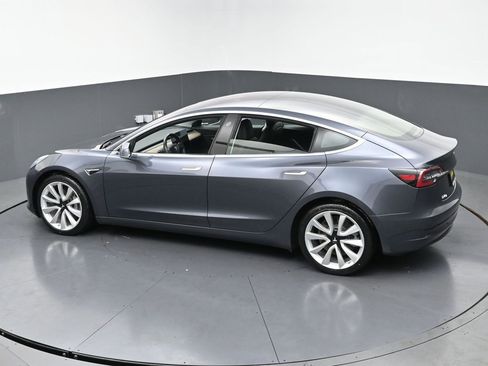 Used 2018 Tesla Model 3 Performance image 42