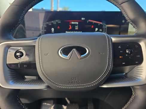 Certified 2025 INFINITI QX80 Sensory image 22