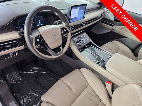 Used 2024 Lincoln Aviator Reserve w/ Equipment Group 201A AWD/4WD image 11