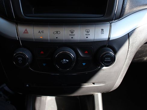 Used 2015 Dodge Journey American Value Package w/ Flexible Seating Group image 21