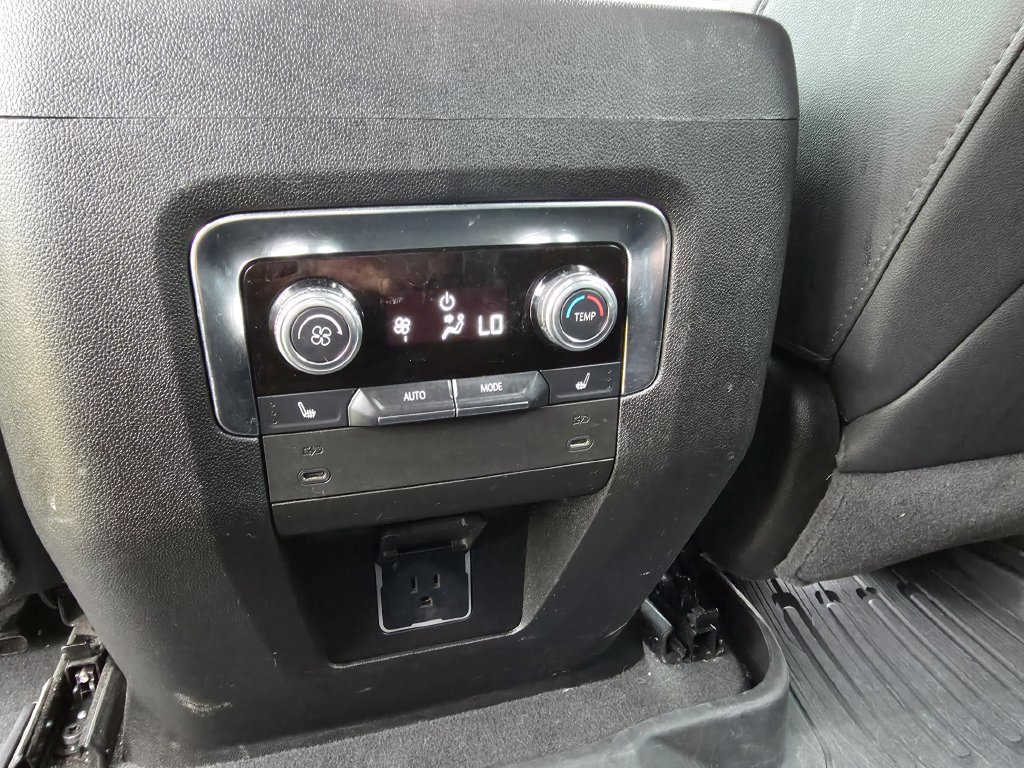 Used 2025 GMC Yukon AT4 AWD/4WD image 20
