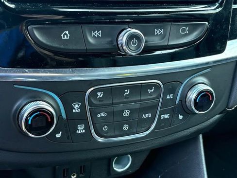 Used 2022 Chevrolet Traverse LT AWD/4WD image 13