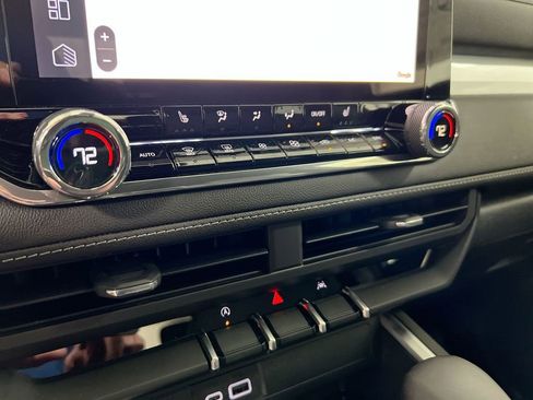 New 2026 Chevrolet Colorado LT w/ LT Convenience Package AWD/4WD image 17