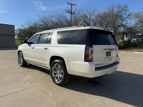 Used 2015 GMC Yukon XL Denali w/ Premium Package RWD image 4