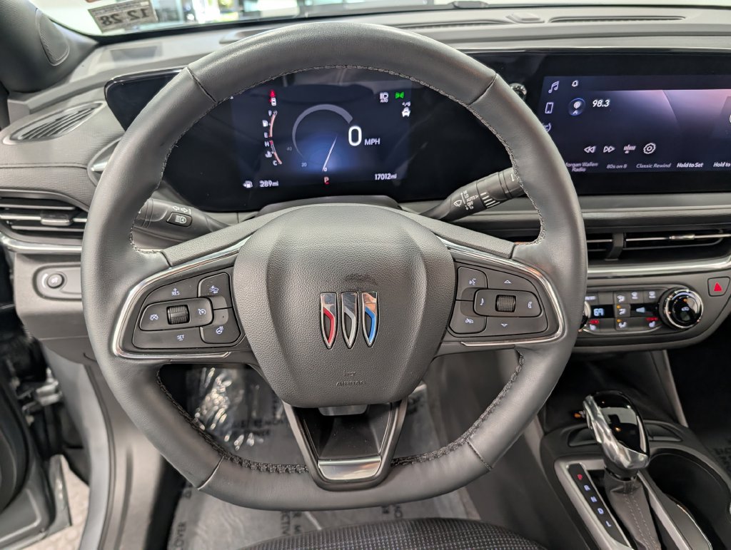 Used 2024 Buick Envista Preferred w/ Convenience I Package FWD image 24
