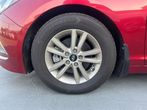 Used 2015 Hyundai Sonata SE FWD image 16