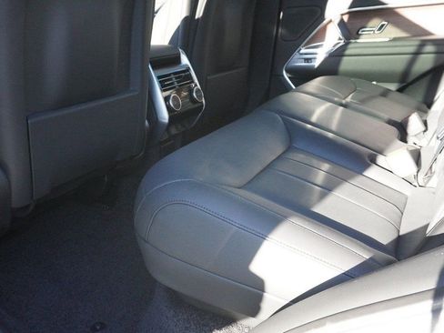 Used 2025 Land Rover Range Rover SE AWD/4WD image 29
