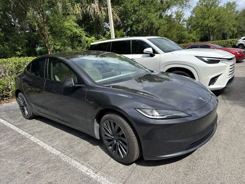 Used 2025 Tesla Model 3 Long Range RWD image 4