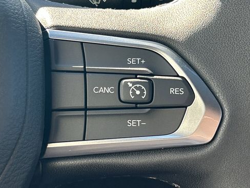 New 2026 Jeep Compass Latitude image 12