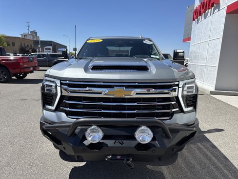 Used 2024 Chevrolet Silverado 2500 LTZ AWD/4WD image 5