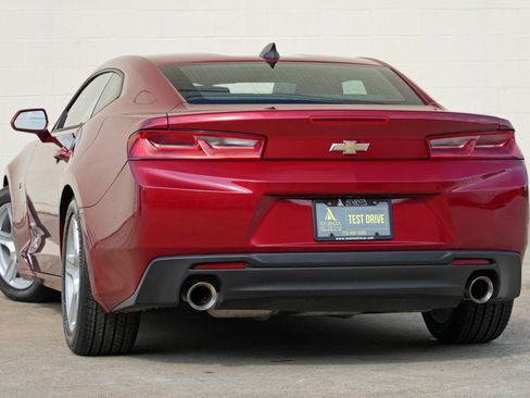 Used 2017 Chevrolet Camaro LT RWD image 5