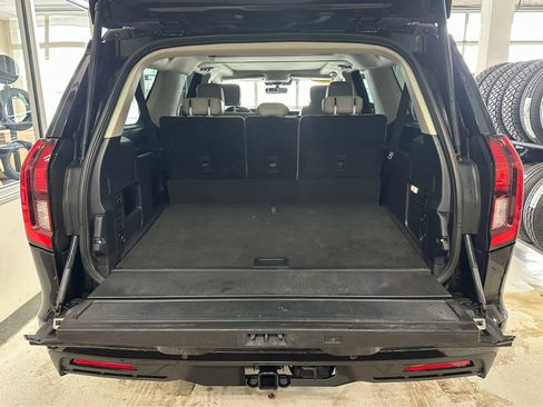 Used 2025 Ford Expedition Max Active image 9