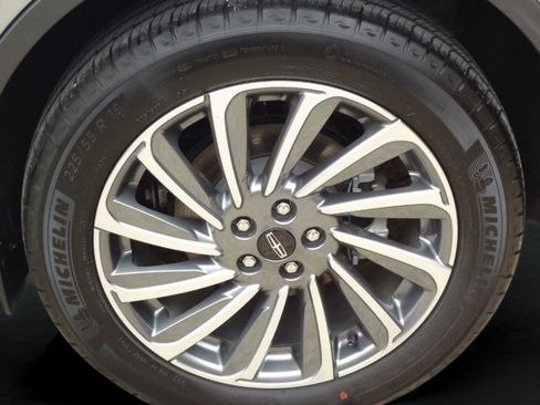 Used 2024 Lincoln Corsair Reserve w/ Equipment Group 201A image 9