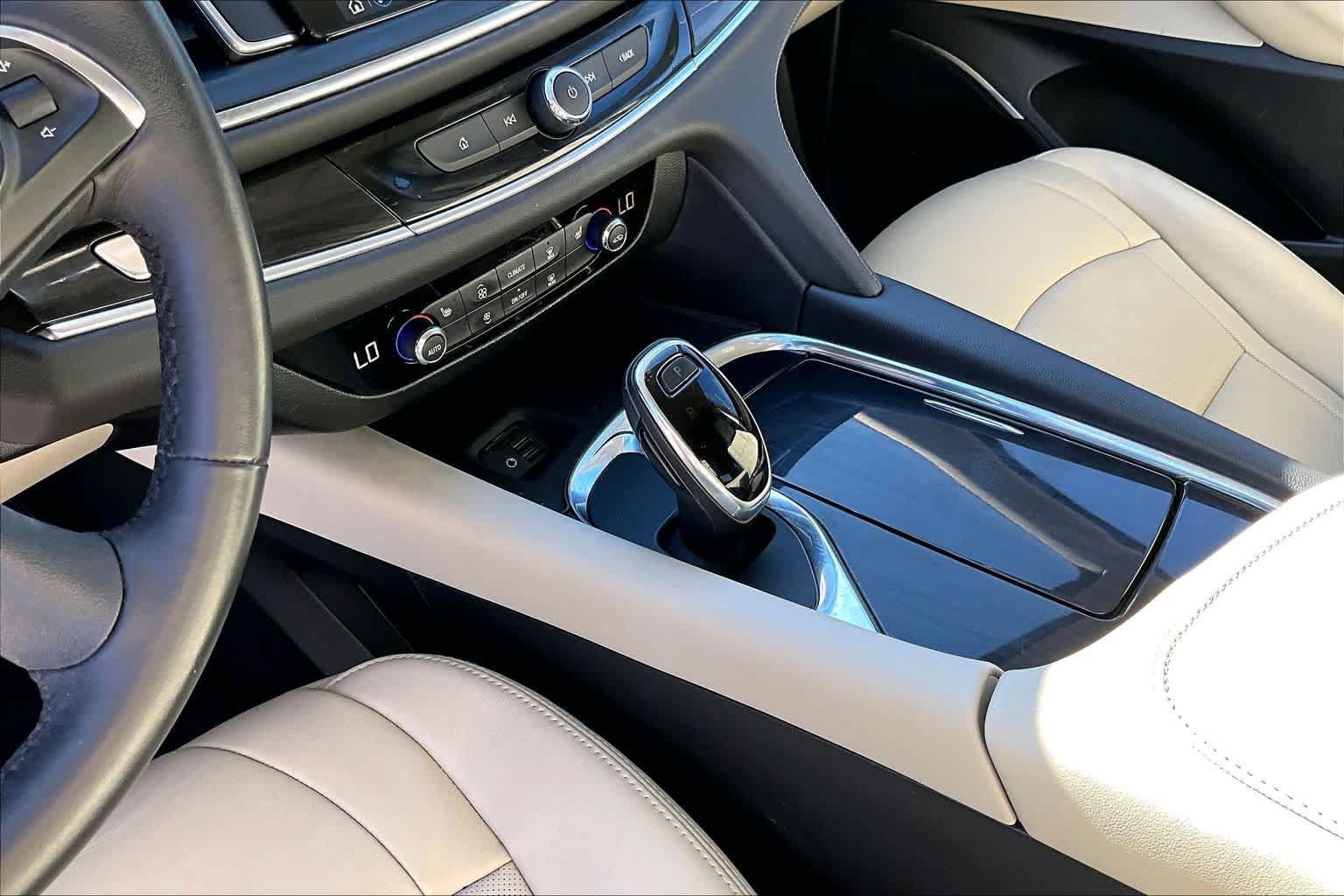 Used 2020 Buick Enclave Essence FWD image 14