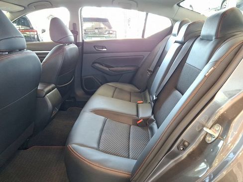 Used 2023 Nissan Altima 2.5 SR AWD/4WD image 13