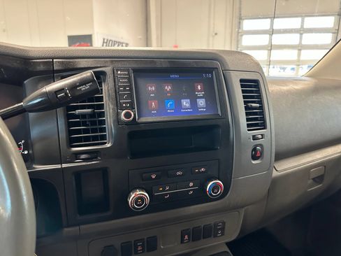 Used 2019 Nissan NV 2500 SV RWD image 22