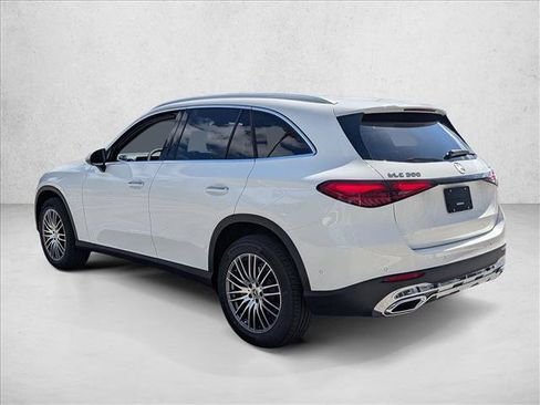 Used 2026 Mercedes-Benz GLC 300 4MATIC image 8
