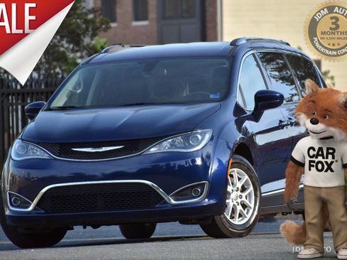 Used 2020 Chrysler Pacifica Touring-L FWD image 1