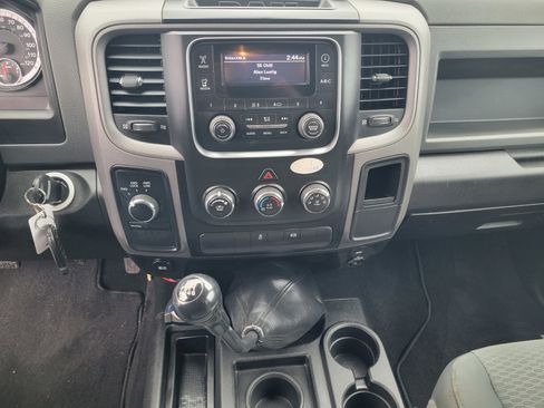 Used 2018 RAM 2500 Tradesman w/ Chrome Appearance Group image 22