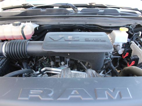 Used 2022 RAM 1500 Big Horn AWD/4WD image 4