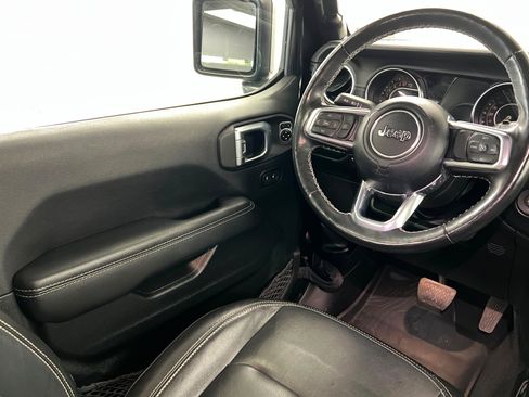 Used 2022 Jeep Wrangler Unlimited Sahara w/ Cold Weather Group image 12