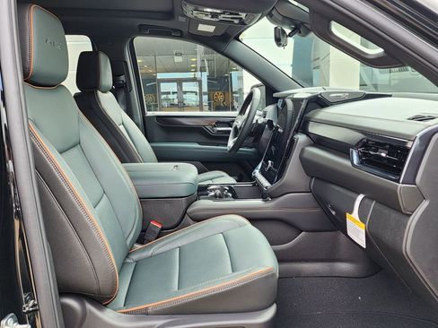 New 2026 GMC Yukon AT4 w/ AT4 Premium Package AWD/4WD image 43