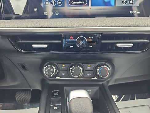 Used 2026 Nissan Kicks S FWD image 23