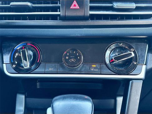 Used 2021 Kia Seltos S image 16