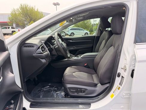 Used 2020 Toyota Camry LE FWD image 22
