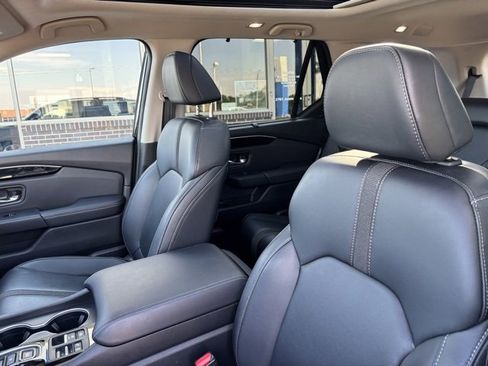 Certified 2023 Honda Pilot Touring image 12