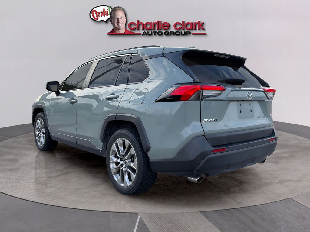 Used 2019 Toyota RAV4 XLE Premium FWD image 3