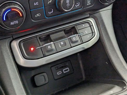 Used 2021 GMC Acadia SLT w/ Elevation Edition image 25