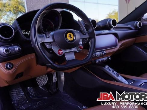 Used 2019 Ferrari Portofino image 5