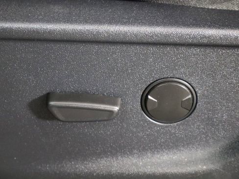 Used 2023 Ford F150 XLT AWD/4WD image 24