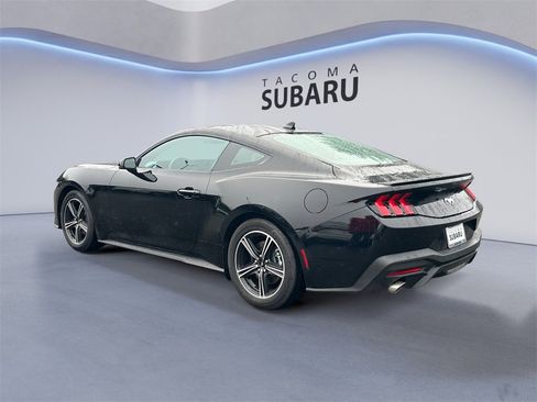 Used 2025 Ford Mustang Premium image 3