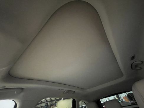 Used 2024 Lincoln Nautilus Reserve w/ Equipment Group 202A image 7