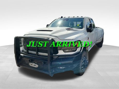Used 2023 RAM 3500 Limited AWD/4WD image 3